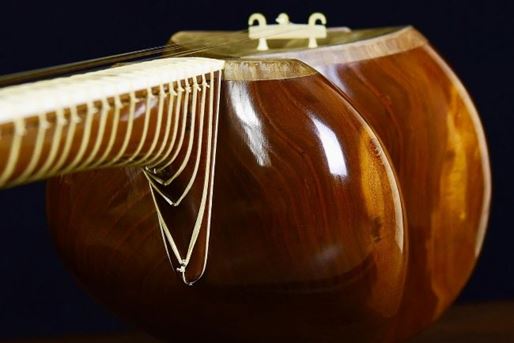 Tar (string instrument)